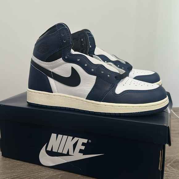 Size Air Jordan Retro OG High With Box, Midnight Navy/black